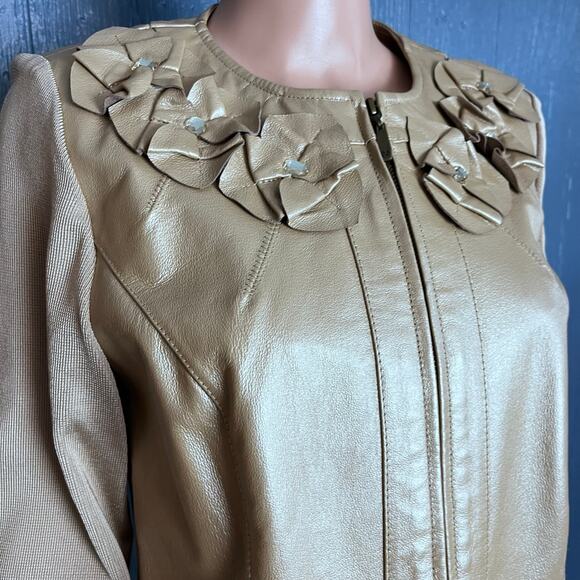Peter Nygard Mixed Media Gold Leather Knit Jacket Medium 3-D Floral Detail Luxe - Picture 2 of 5